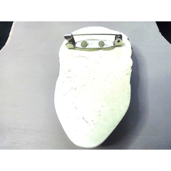 80's Vintage Victorian Lady Face with Purple Hat Brooch Pin - Picture 2 of 4